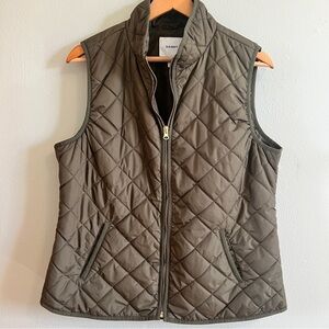 Old Navy Quilted Vest in Olive